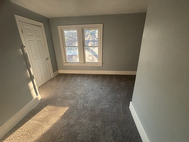 347 E Voris St — Photo 11