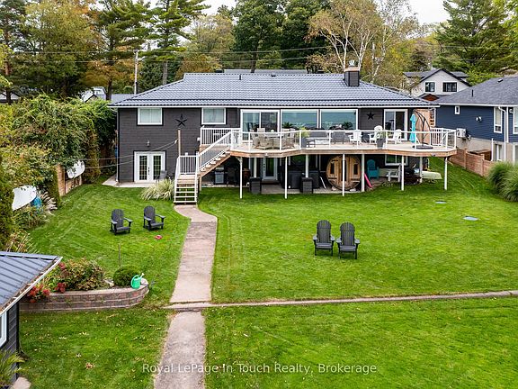 2nd image of 8 Tiny Beaches Rd S