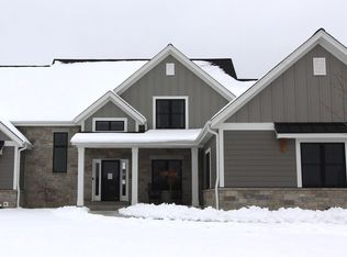 W203N5286 Beechcraft Rd, Menomonee Falls, WI 53051