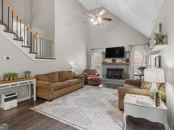 5th image of 1015 Stone Brook Ln