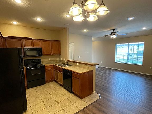 5th image of 212-214 S Ray Ave #212