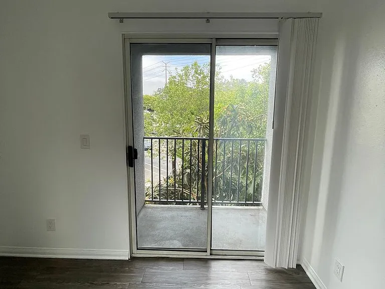 3101 Eagle Rock Blvd — Photo 44