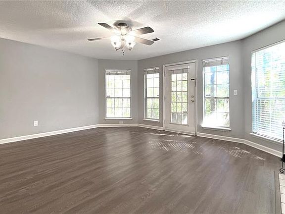 3rd image of 814 Dunes Way