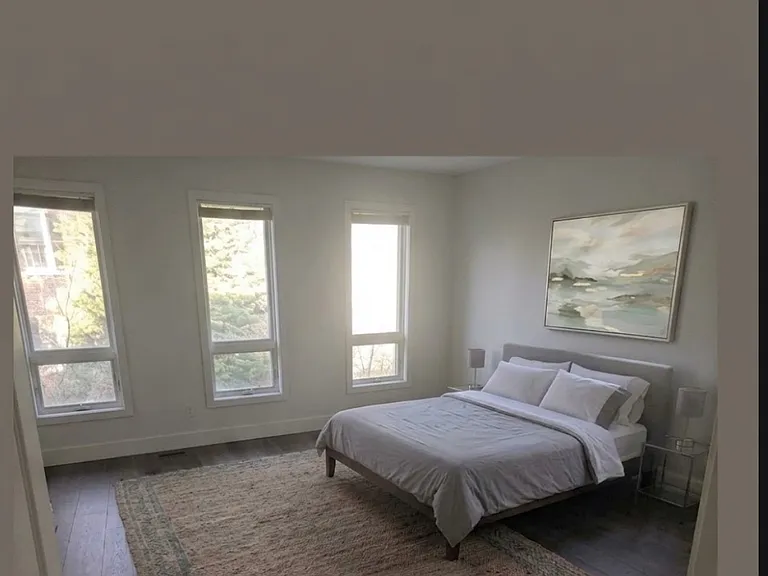4343 Embassy Park Dr NW — Photo 6
