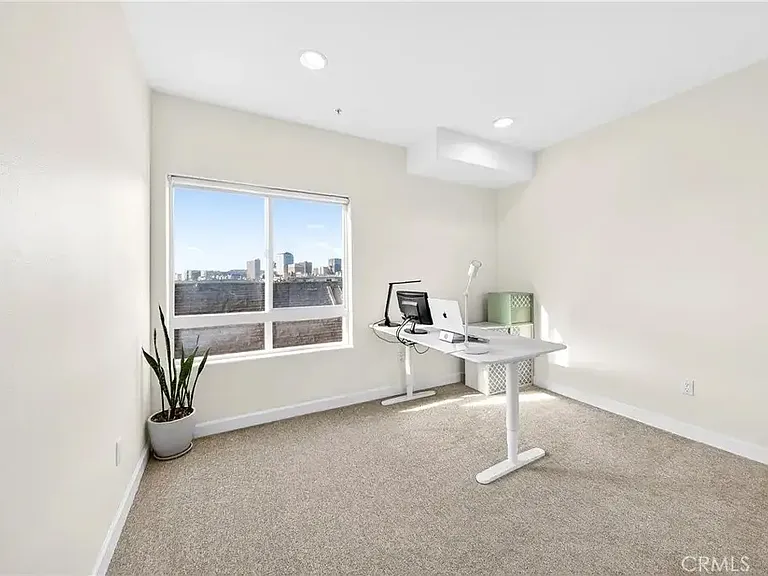 2321 W 10th St #402 — Photo 3