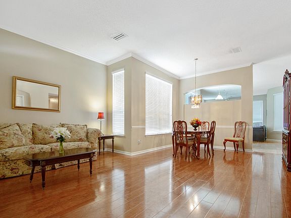 3rd image of 4426 Summer Walk Ct