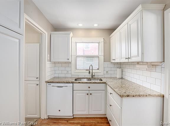 4th image of 9991 Garvett St