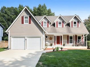 8043 Lakeview Ave, Lenexa, KS 66219