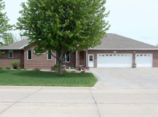 640 14th St SE, Sioux Center, IA 51250