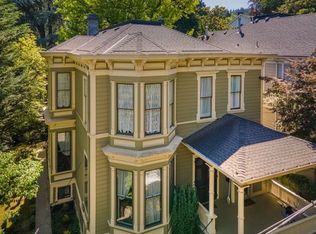 2032 SW Main St, Portland, OR 97205