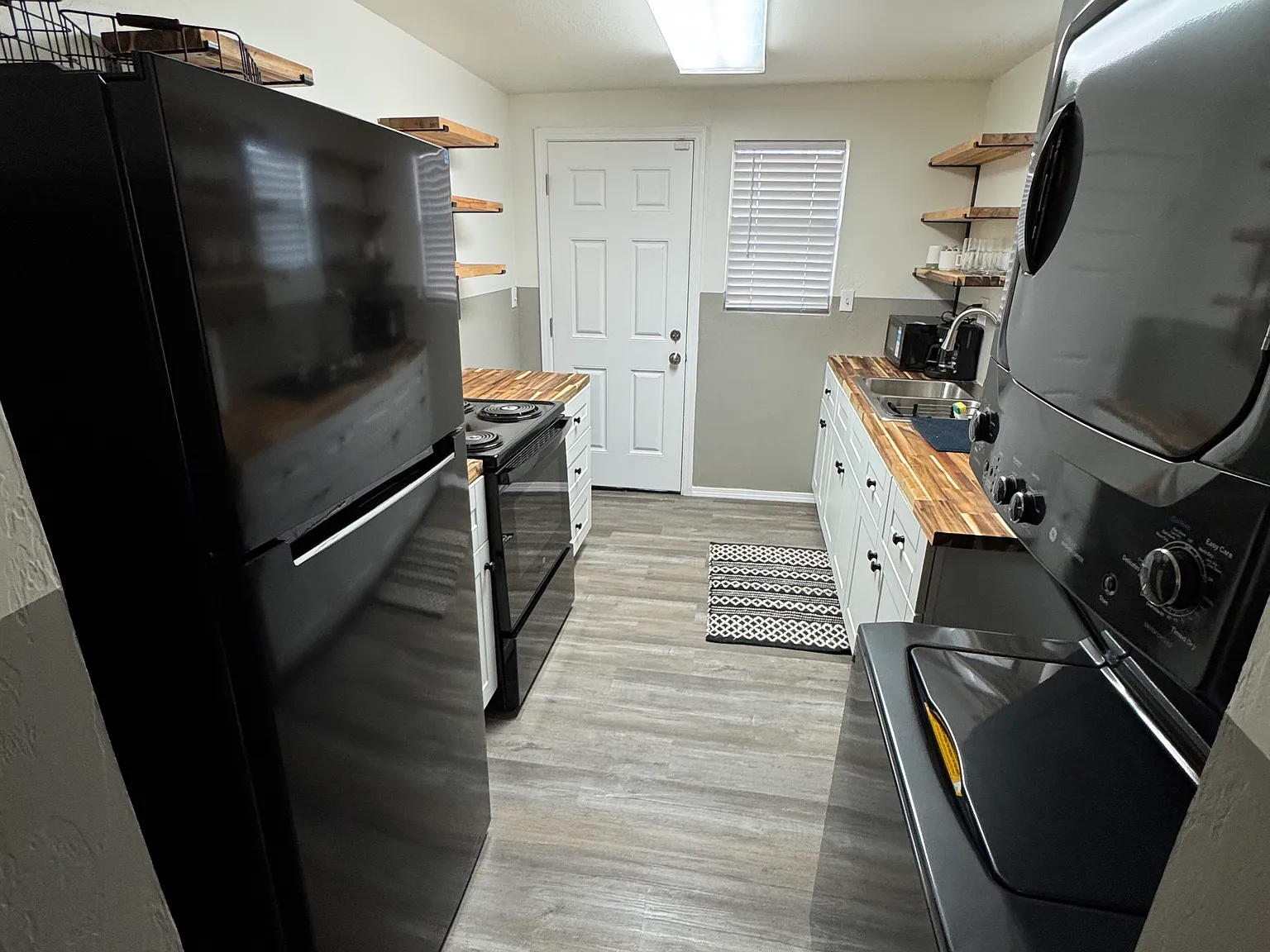 2 bed, 677 sqft, $1,500 — Photo 2