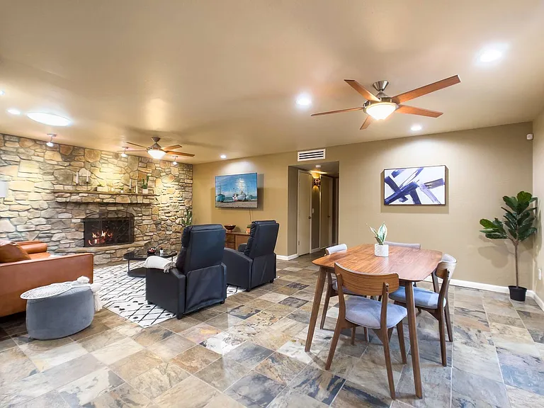2146 E Manhatton Dr — Photo 8