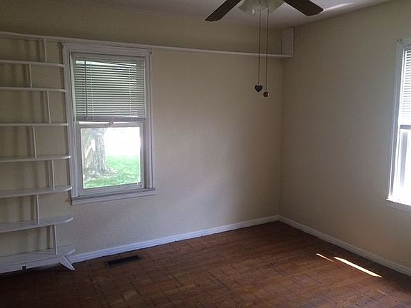 Front bedroom - 11.0 x 11.5