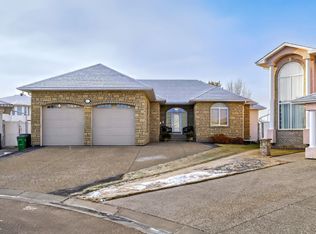 8835 159a Ave NW, Edmonton, AB T5Z 3E7