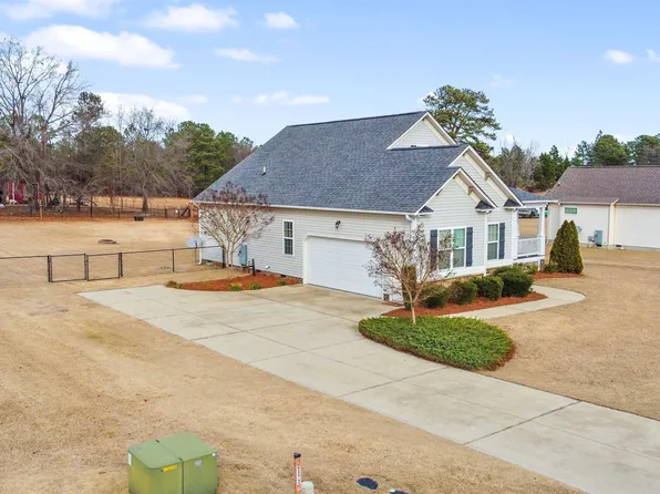 40 Tarpon Dr, Benson, NC 27504