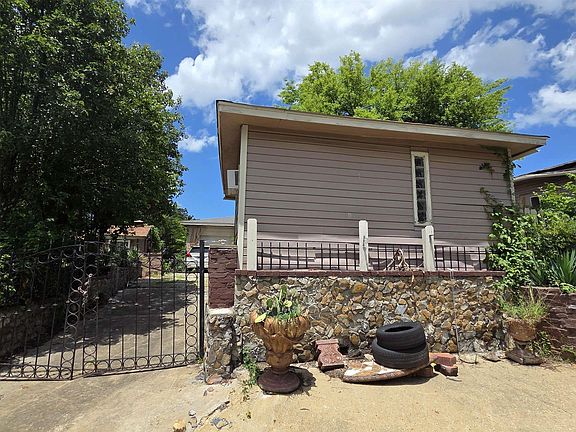 5th image of 1424 Booker St