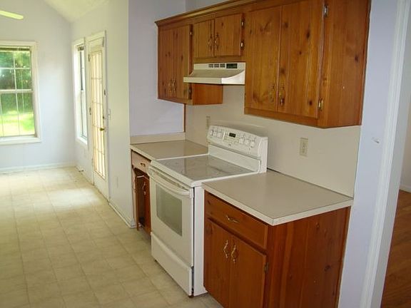5th image of 1626 Ashmar Ln SW