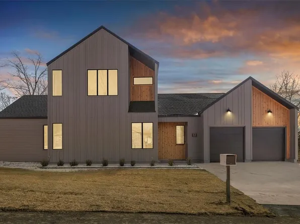 17 Hermitage Ln, Bella Vista, AR 72715