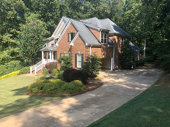 4th image of 100 Monroe Dr