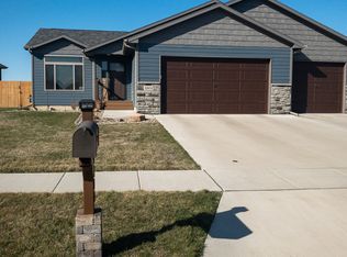 4304 W Pennsylvania Cir, Sioux Falls, SD 57107