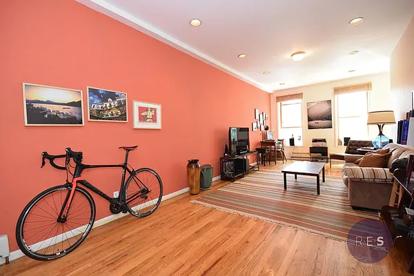 Rented by RES New York | media 61