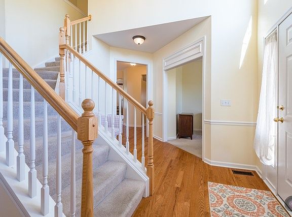 5th image of 305 Dogwood St
