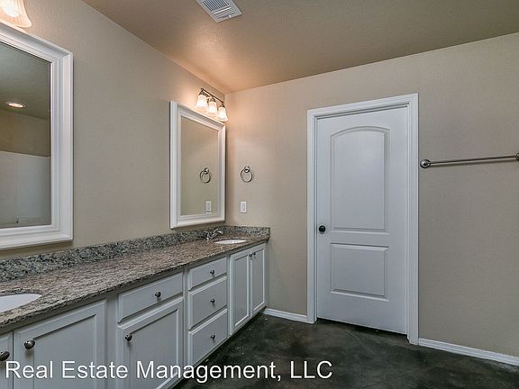 5th image of 4421 S Mirror St