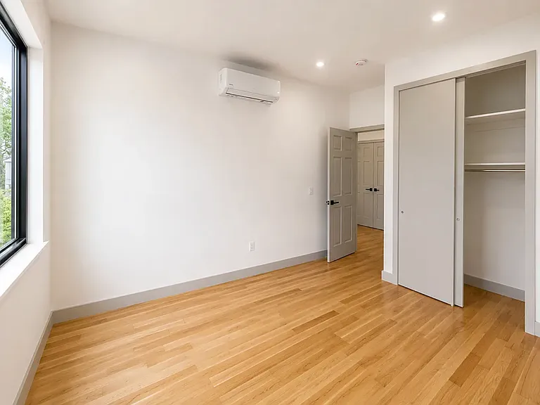1726 Summerfield St #2L — Photo 3