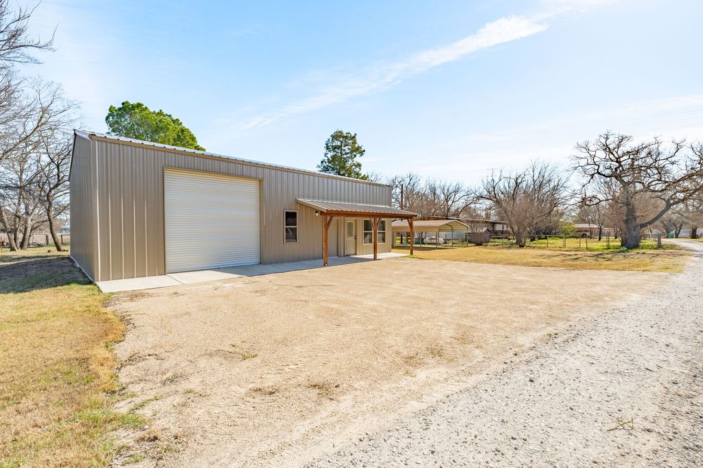 483 Private Road 729, Bluff Dale, TX - View 3