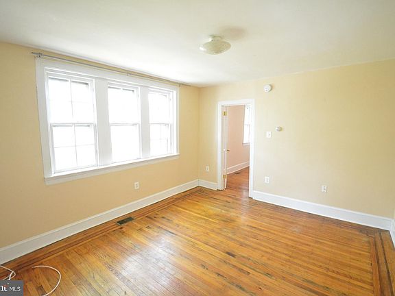 2nd image of 504 W Coulter St APT 1