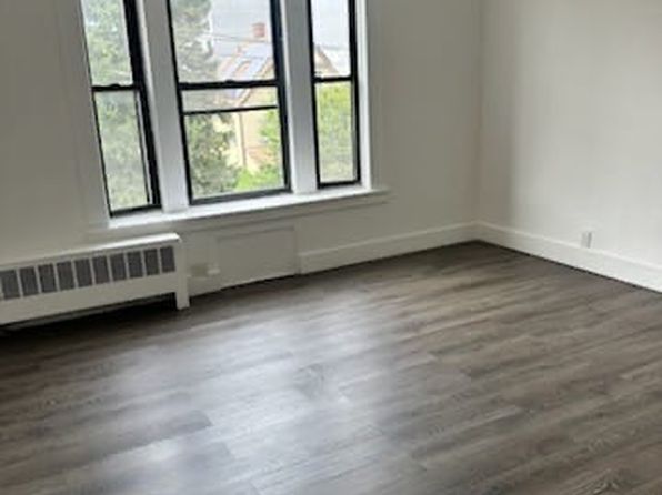 44 Franklin Ave #4