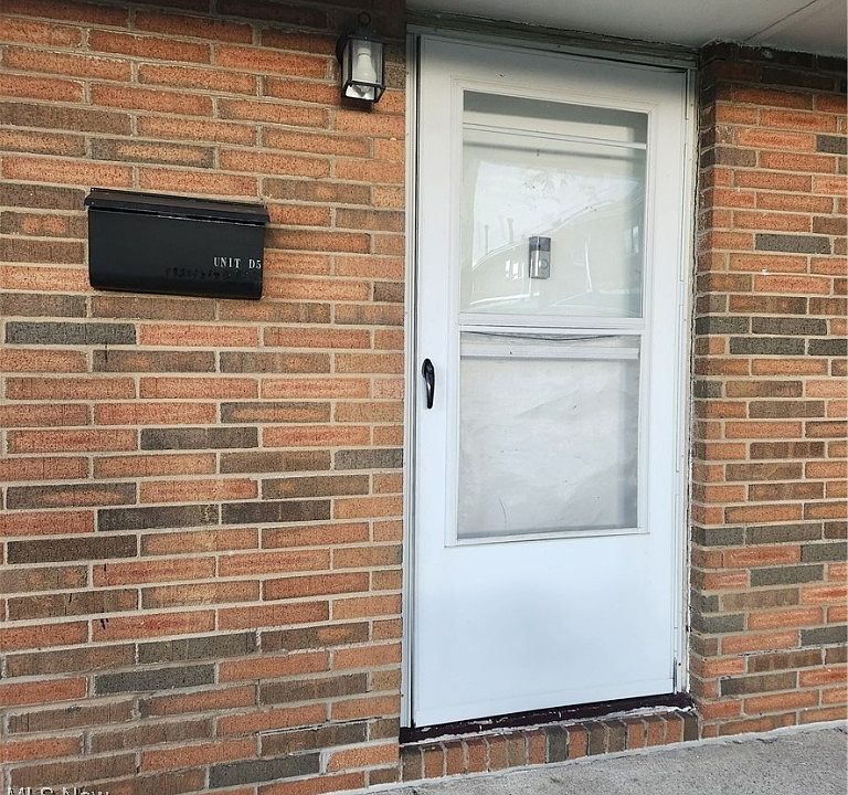 1st image of 21846 River Oaks Dr #D5