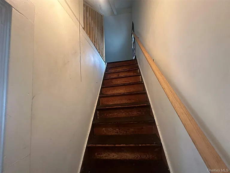 11 Post Ave #2 — Photo 13