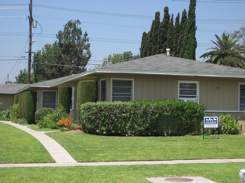 1st image of 1711 N Hollywood Way