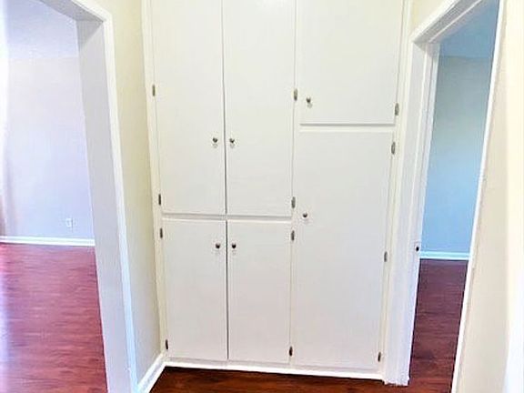 4th image of 615 Cerritos Ave APT 6