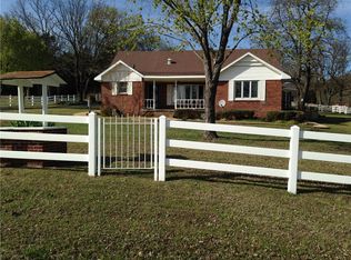 1401 Chafin Rd, Berryville, AR 72616