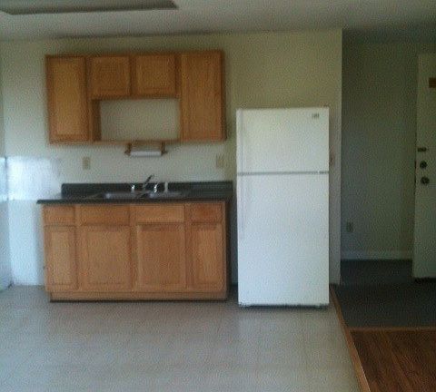 3rd image of 192 North Ave APT 1