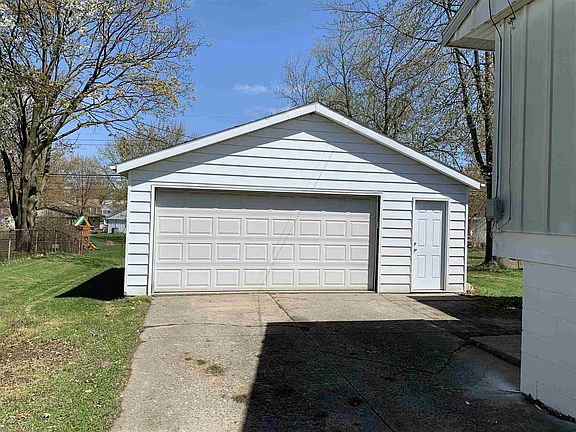 3rd image of 1427 Cinnamon Rd