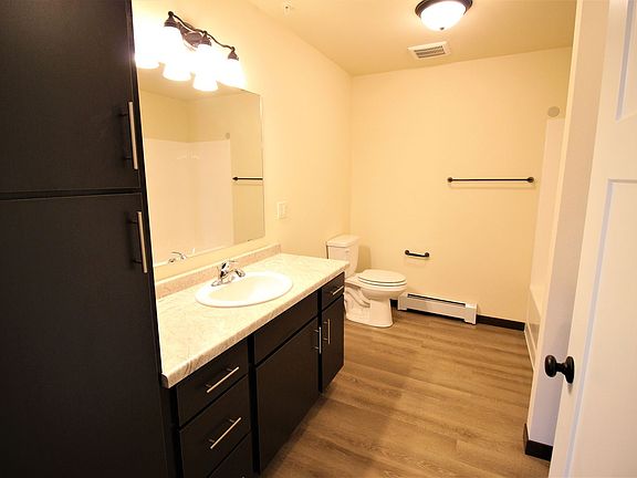4th image of 1906 N Hume Ave #2006-137
