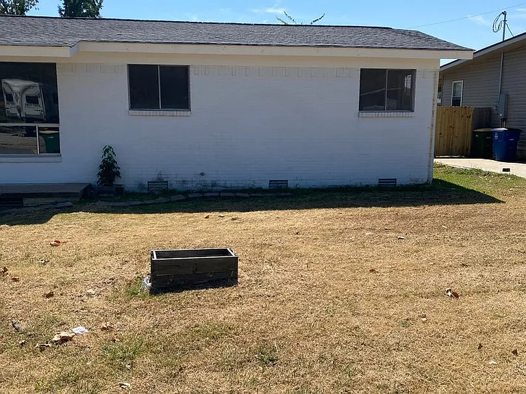 406 Harper Ln — Photo 2