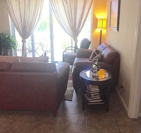 5th image of 519 E Sheridan St #3042