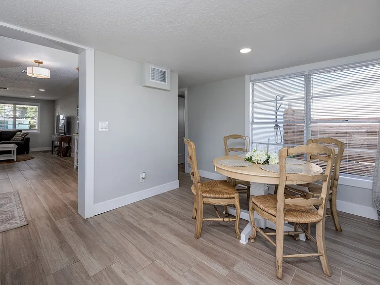 54 Rivershore Dr — Photo 8