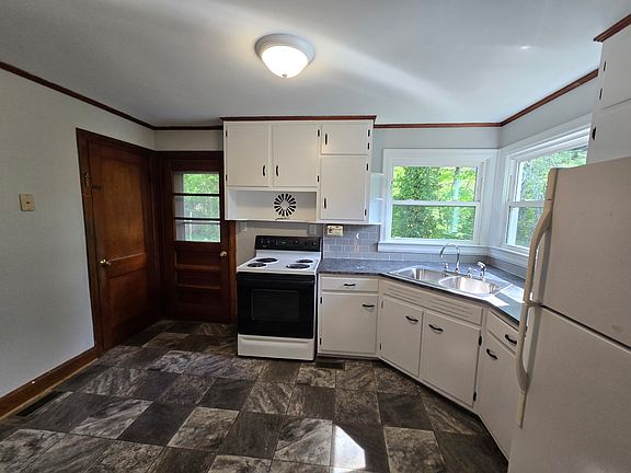 2nd image of 193 Forestlawn Dr