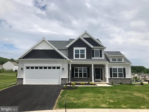 2251 S Autumn Chase Dr, Mechanicsburg, PA 17055