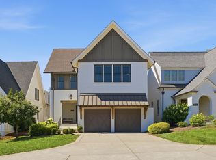 916B Gale Ln, Nashville, TN 37204