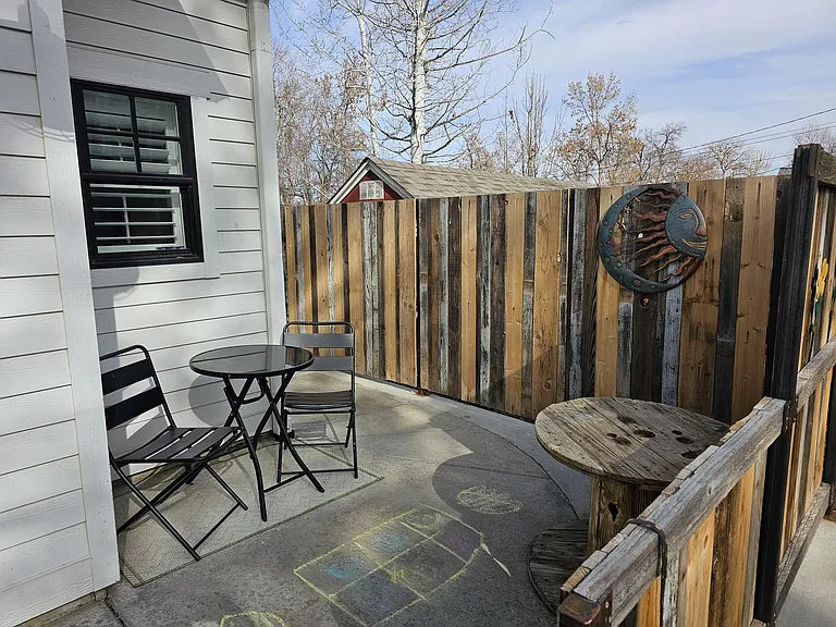 302 E Geneseo St #B — Photo 20