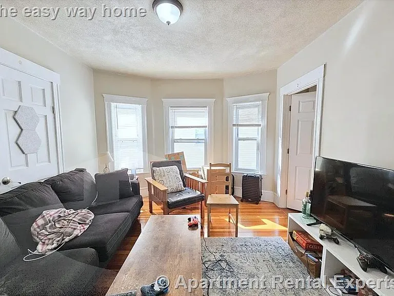 81 Frederick Ave #1 — Photo 5