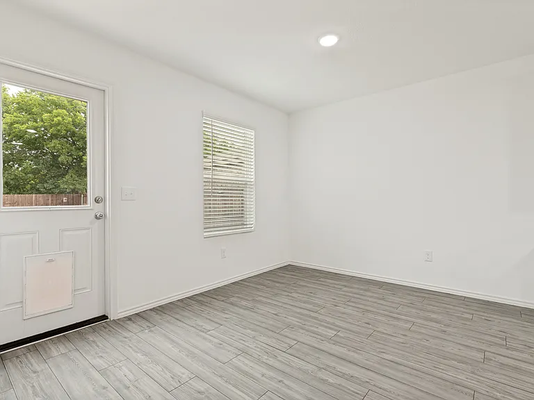 Dining area off kitchen