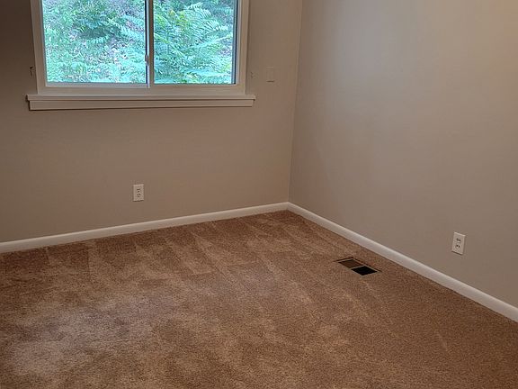 5th image of 1076 S Seminole Dr #A