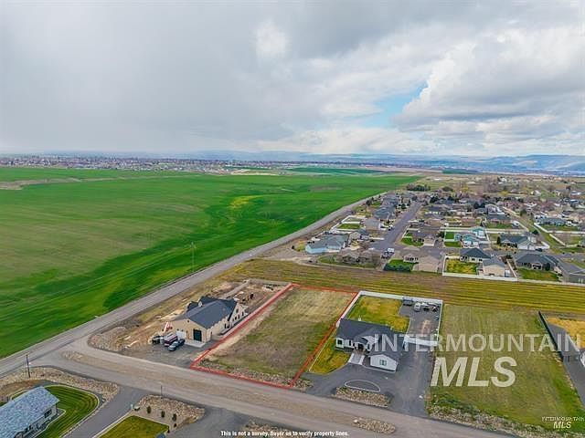 1st image of Vinifera Blvd